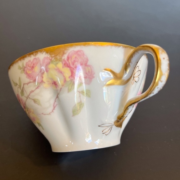 Rare Limoges French Cups and Saucers Set of 4  Baltimore Rose Pattern - Picture 6 of 12